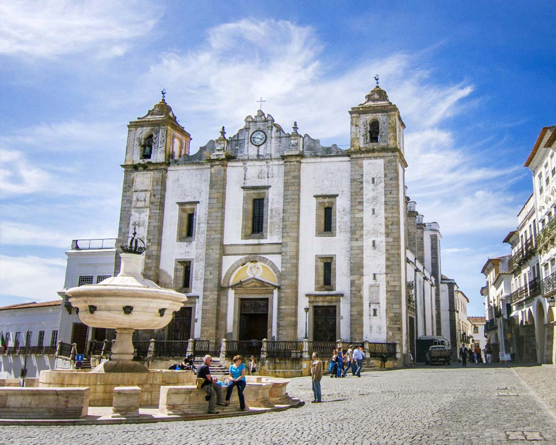 evora portugal tourist attractions
